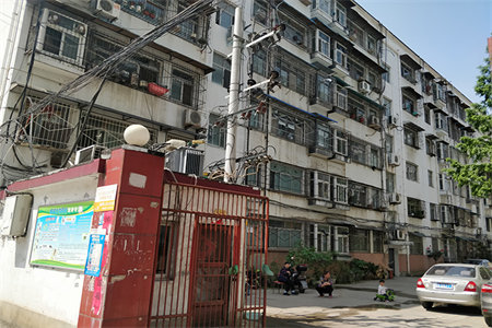 城东滕投人和天地3室1厅1卫112万101m2精装修未住出售